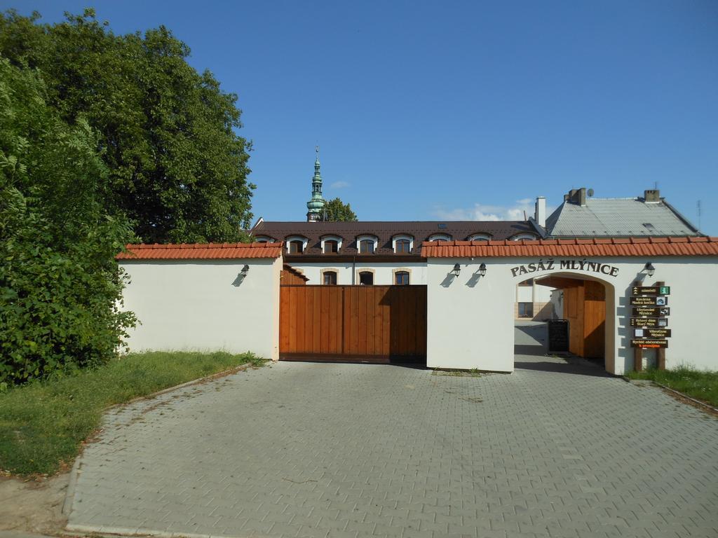 Apartmany A Ubytovani Mlynice Litovel Exterior foto