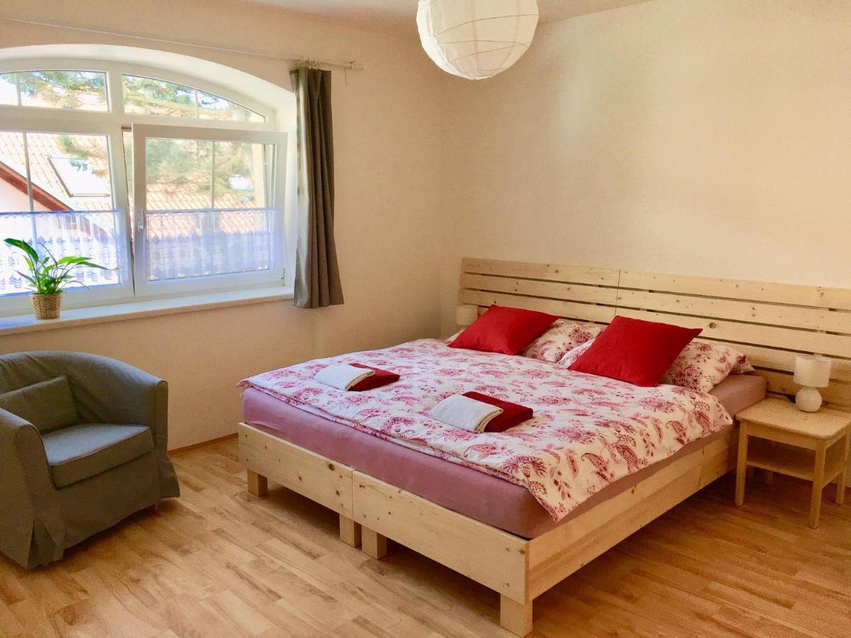 Apartmany A Ubytovani Mlynice Litovel Exterior foto