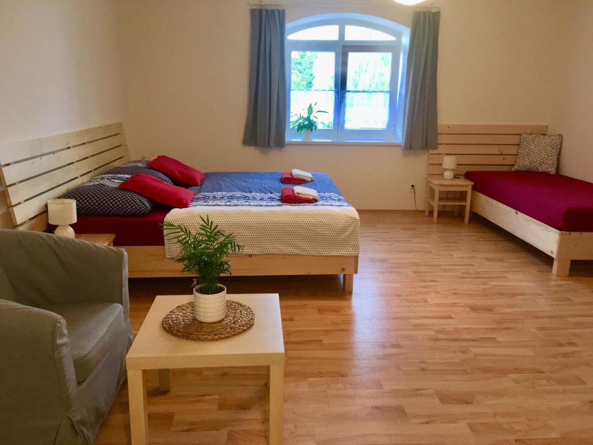 Apartmany A Ubytovani Mlynice Litovel Exterior foto